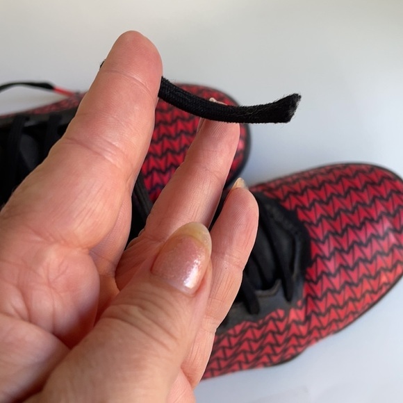 Under Armour Running Shoes Youth - Picture 2 of 13